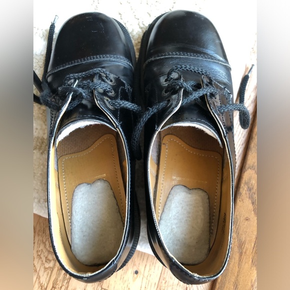 Dr. Martens Black Cap Toe Leather Shoes - Picture 4 of 8